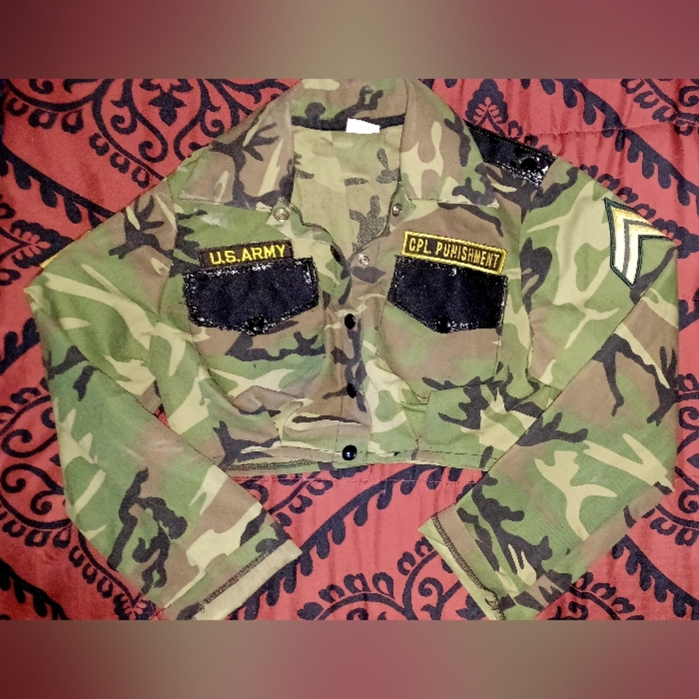 Like new  Trashy cropped camo jacket size small